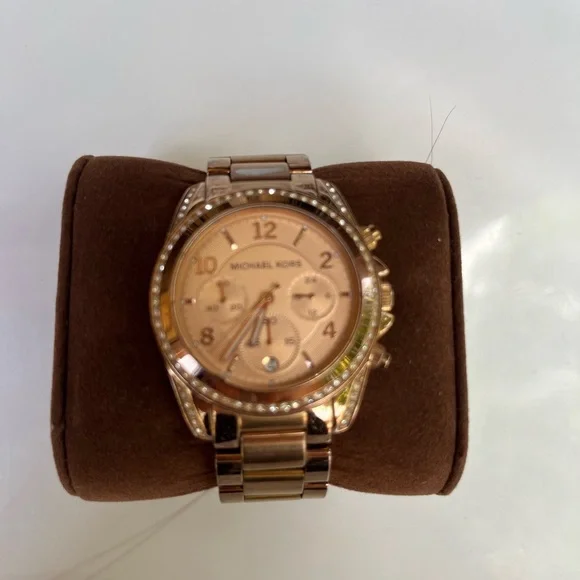 Michael Kors Rose gold watch - Picture 3 of 6